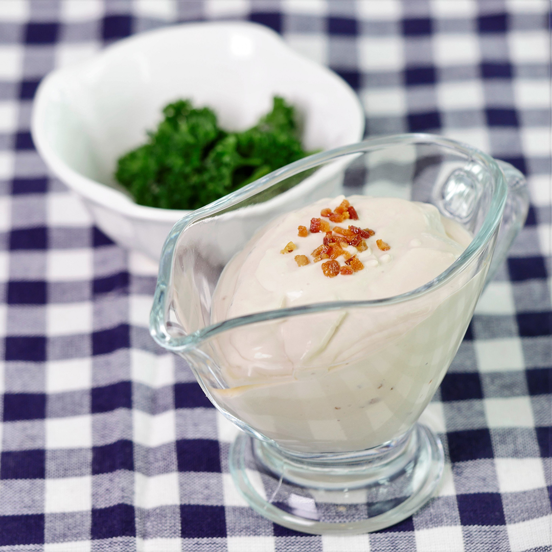 CREAMY SALAD DRESSING WITH CRISPY BACON