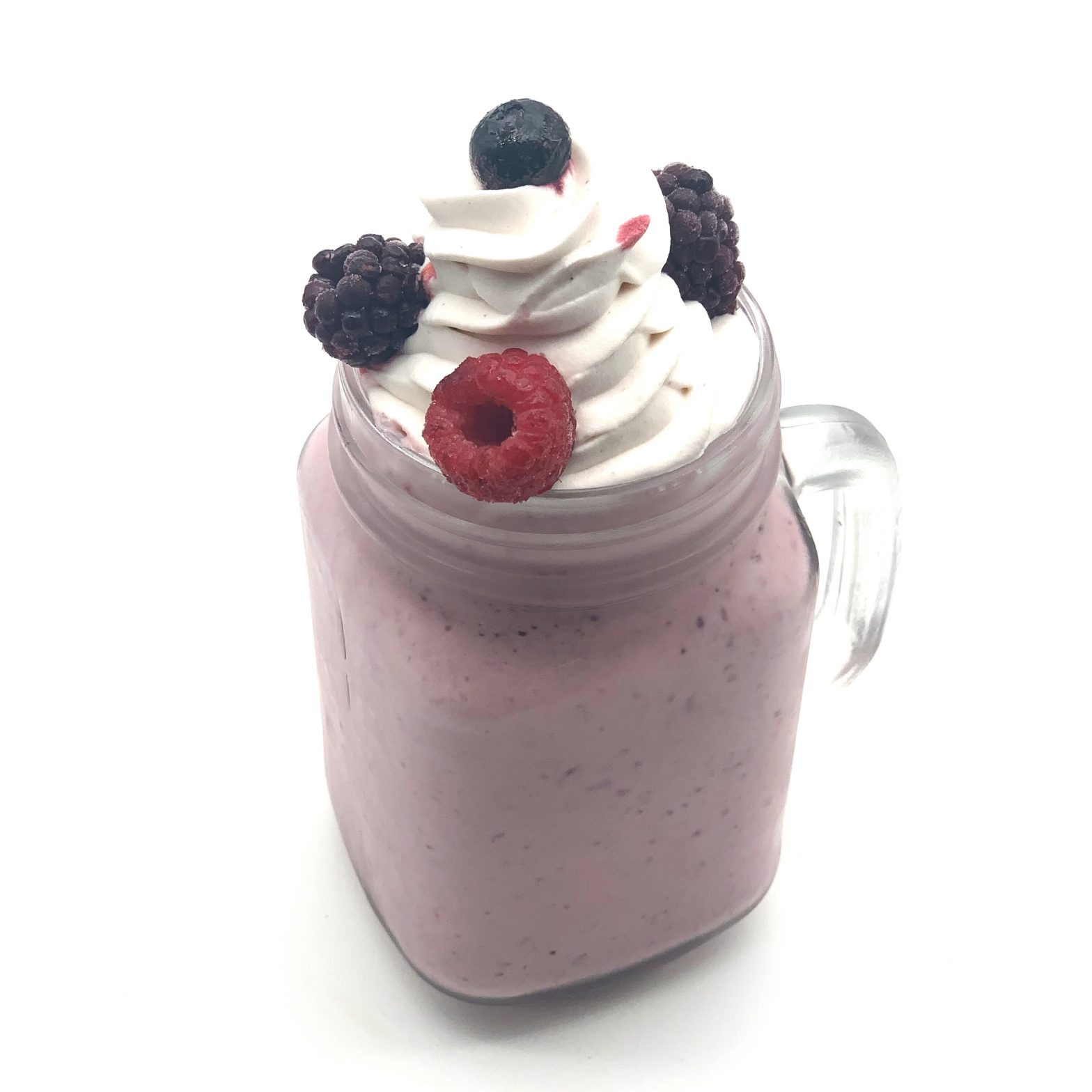 Mixed berries yoghurt smoothie