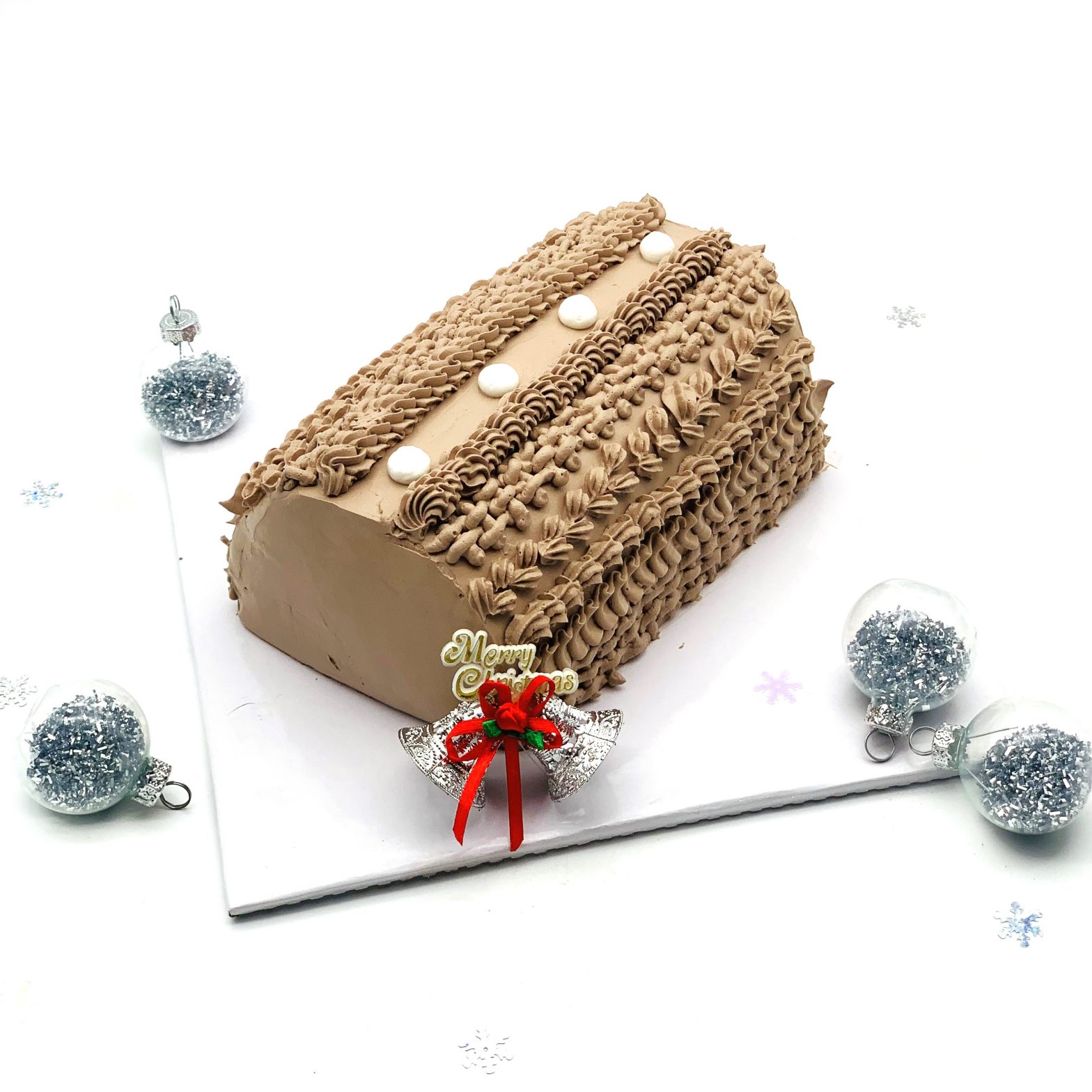 Chocolate Yule Log with knitting pattern