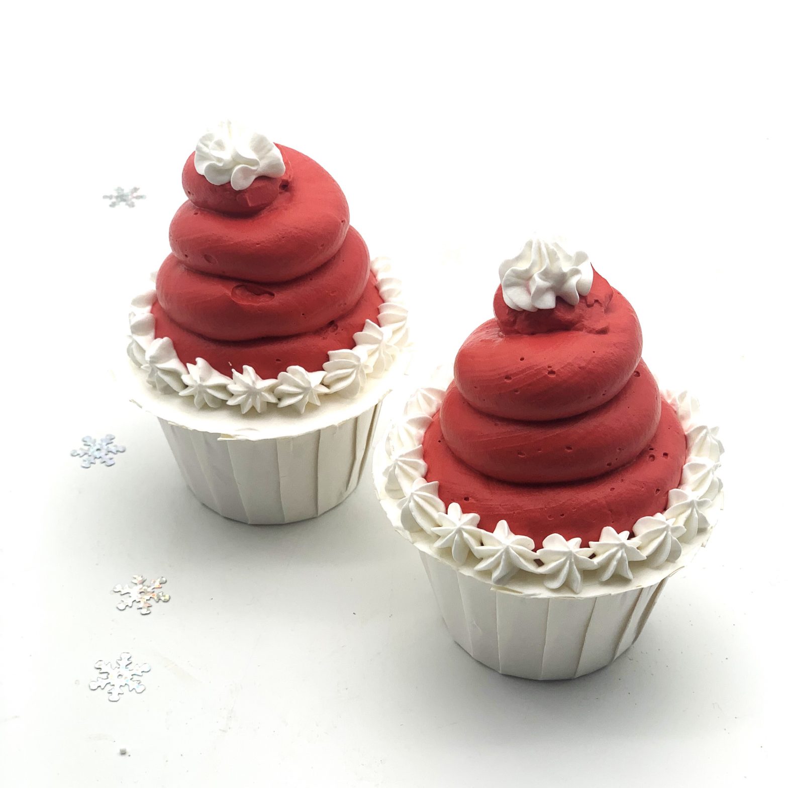 SANTA HAT CUPCAKE WITH ROUND TIP